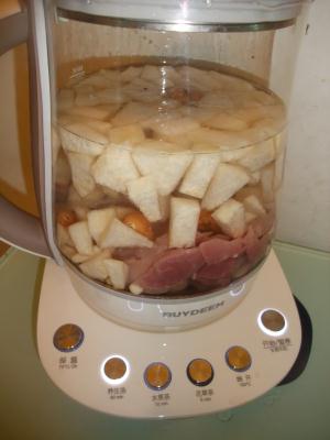 【秋季润肺】雪梨川贝瘦肉汤